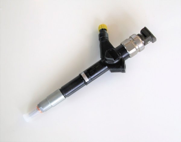 1xTOYOTA Auris Avensis Injectors Nozzles Injector 23670-0R100 DCRI200430